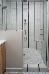 Ceiling height shower with rainfall showerheads